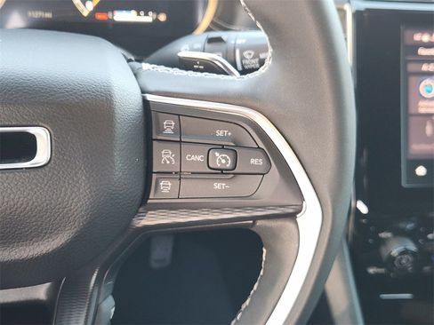 Used 2025 Jeep Grand Cherokee L Altitude image 26