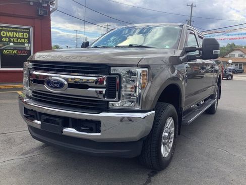 Used 2018 Ford F250 XLT w/ FX4 Off-Road Package AWD/4WD image 3