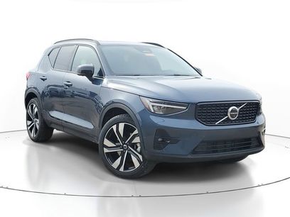 New 2026 Volvo XC40 B5 Plus w/ Protection Package Premier