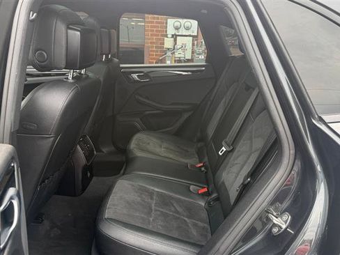 Used 2018 Porsche Macan AWD/4WD image 16