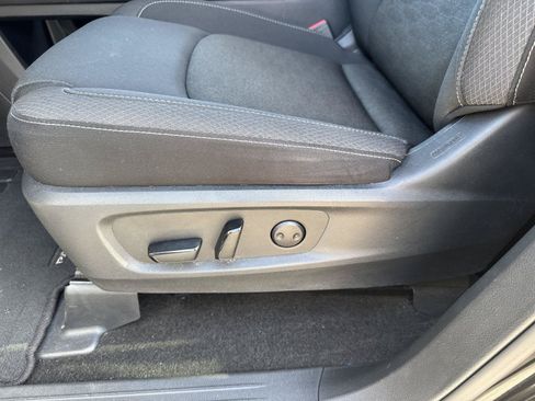 Used 2024 Nissan Pathfinder SV AWD/4WD image 10