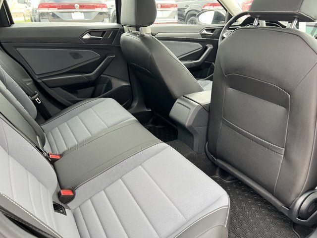 New 2025 Volkswagen Jetta SE FWD image 36