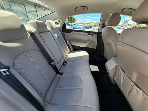 Used 2019 Hyundai Sonata SE w/ Cargo Package image 11