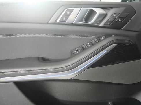 Used 2026 BMW X5 sDrive40i image 8