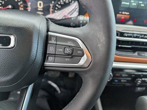 Used 2024 Jeep Compass Limited image 12