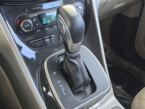 Used 2016 Ford C-MAX Energi SEL w/ Equipment Group 303A FWD image 31
