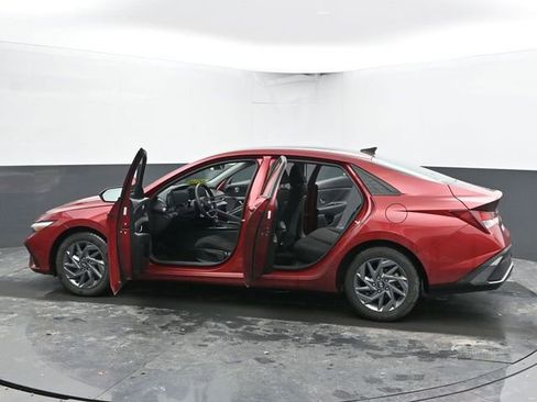 Used 2024 Hyundai Elantra SEL image 53