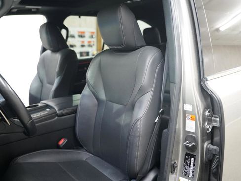 Used 2023 Lexus LX 600 4WD w/ Luxury Package image 29