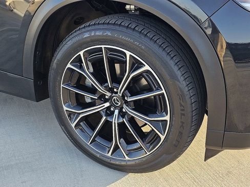 Certified 2025 MAZDA CX-70 Plug-In Hybrid w/ Premium Pkg AWD/4WD image 9
