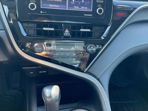 Used 2023 Toyota Camry SE image 32