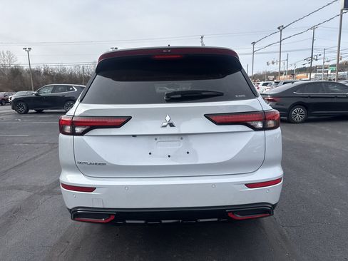 Used 2023 Mitsubishi Outlander Ralliart image 4