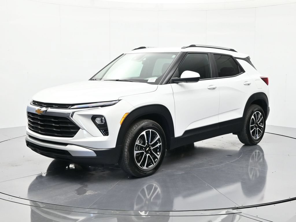Used 2025 Chevrolet TrailBlazer LT FWD image 1