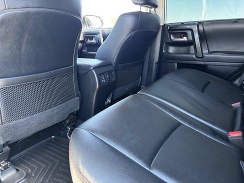 Used 2021 Toyota 4Runner TRD Off-Road Premium w/ Moonroof Package AWD/4WD image 18