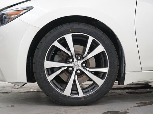 Used 2017 Nissan Maxima Platinum FWD image 29