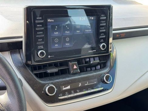Used 2022 Toyota Corolla L image 26
