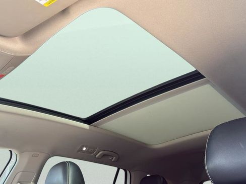 Used 2022 Volkswagen Atlas SE w/ Panoramic Sunroof Package FWD image 24
