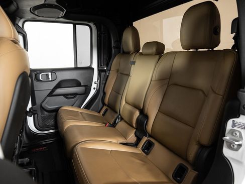 Used 2020 Jeep Gladiator Rubicon image 17