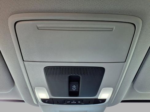 Used 2025 Honda CR-V EX image 16