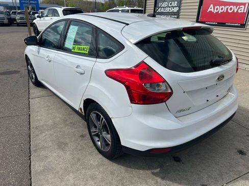 Used 2014 Ford Focus SE w/ SE Sport Package FWD image 7