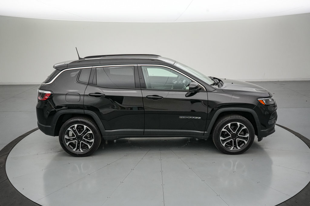 Used 2022 Jeep Compass Limited AWD/4WD image 3