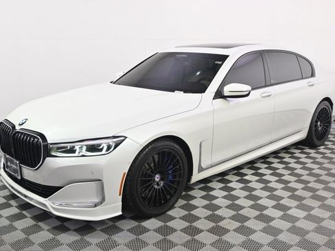Used 2022 BMW ALPINA B7 xDrive w/ Luxury Rear Seating Package image 2