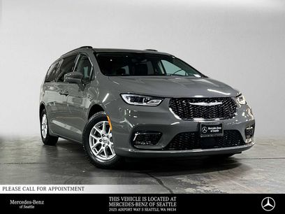 Used 2022 Chrysler Pacifica Touring-L