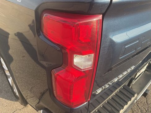 Used 2022 Chevrolet Silverado 1500 LTZ w/ LTZ Premium Package image 44