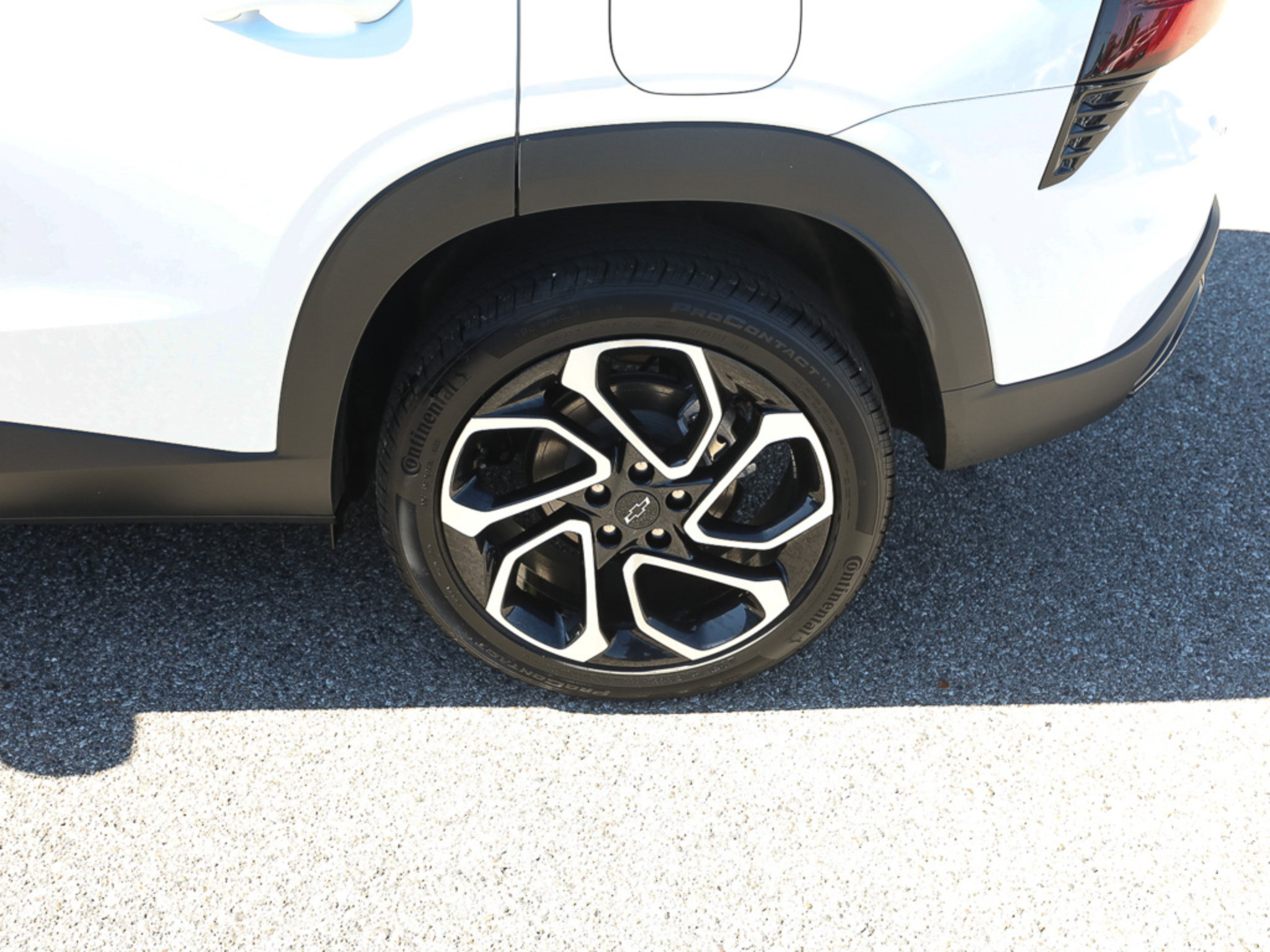 Used 2025 Chevrolet Trax RS FWD image 4