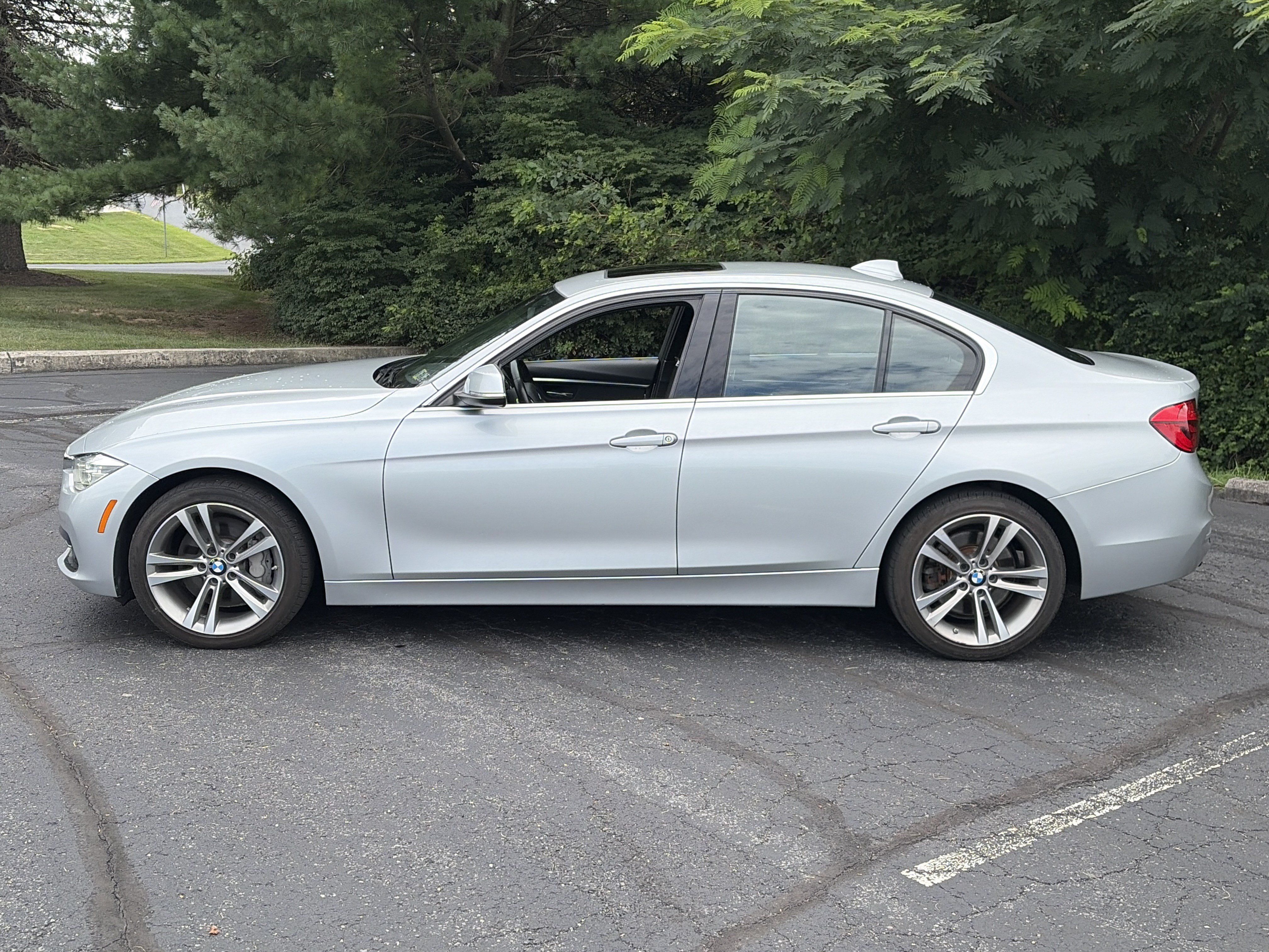Used 2018 BMW 340i xDrive Sedan AWD/4WD image 8