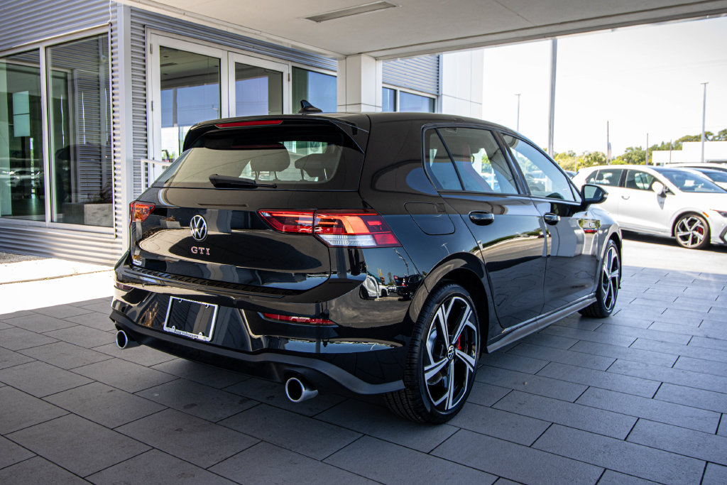 New 2026 Volkswagen GTI SE FWD image 2