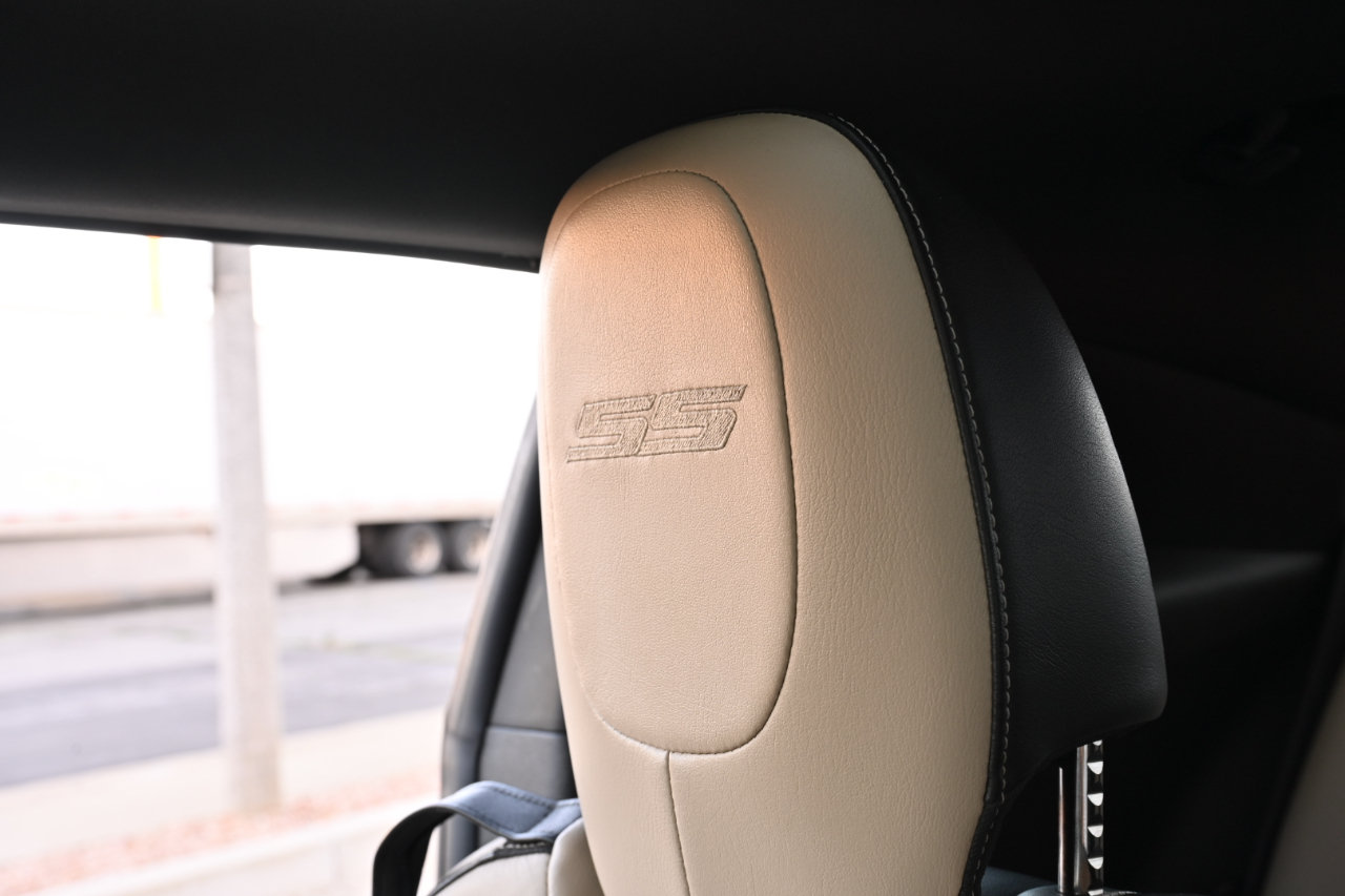 Used 2012 Chevrolet Camaro SS RWD image 24