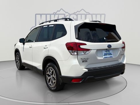 Certified 2023 Subaru Forester Premium AWD/4WD image 3