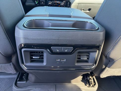 Used 2023 Chevrolet Silverado 1500 ZR2 image 11