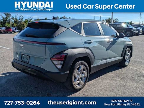 Used 2024 Hyundai Kona SE FWD image 2
