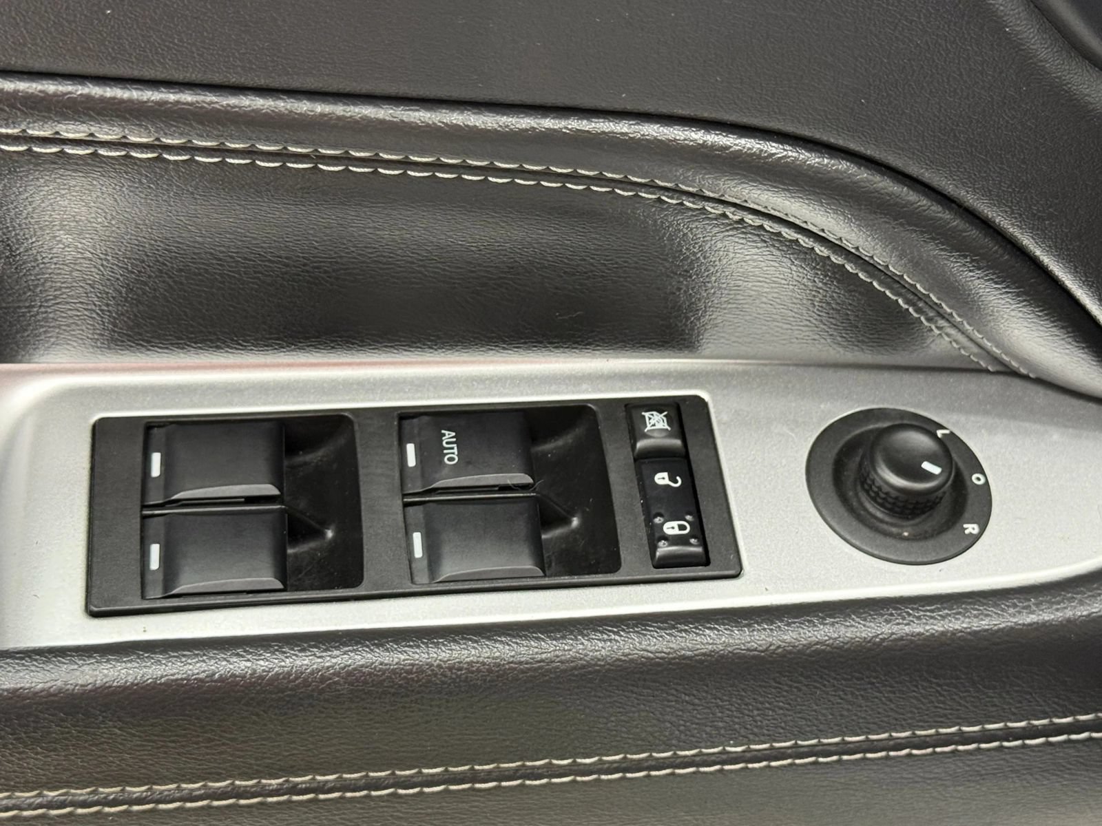 Used 2015 Jeep Compass Latitude AWD/4WD image 25