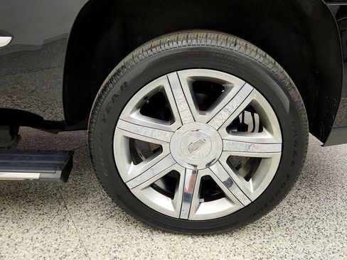 Used 2015 Cadillac Escalade Premium image 10