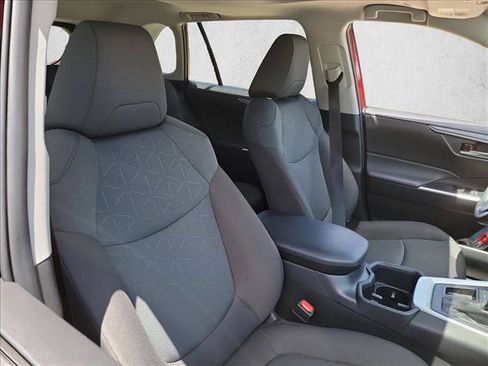 Used 2025 Toyota RAV4 XLE w/ Convenience Package FWD image 15