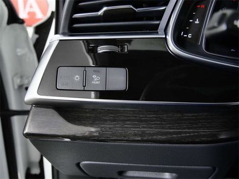 Used 2025 Audi Q7 3.0T Premium Plus image 25