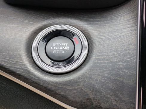 New 2025 Jeep Grand Cherokee Limited w/ Black Appearance Package image 20