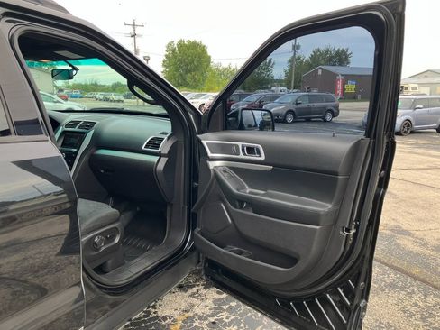 Used 2015 Ford Explorer XLT AWD/4WD image 14