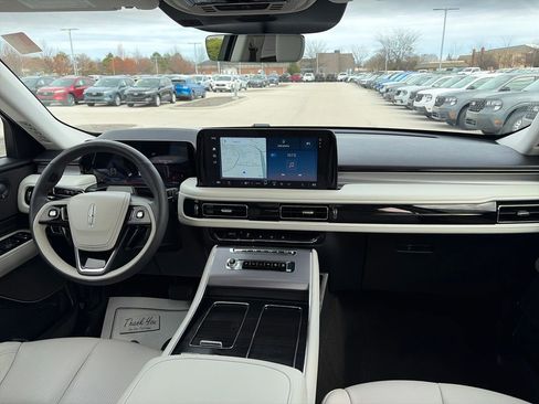 Used 2025 Lincoln Aviator AWD w/ Equipment Group 101A image 44