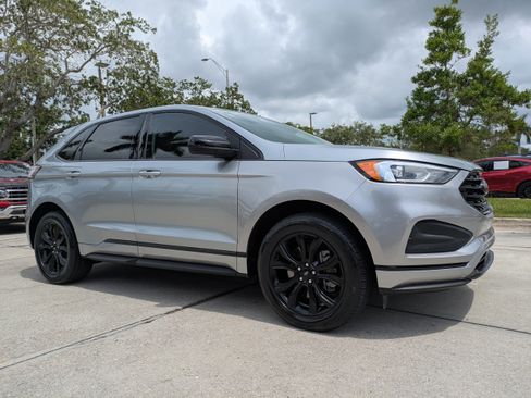 Used 2024 Ford Edge SE w/ Black Appearance Package AWD/4WD image 2