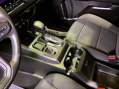 Used 2023 Chevrolet Colorado W/T image 16