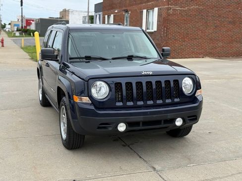 Used 2015 Jeep Patriot Sport w/ Power Value Group FWD image 3