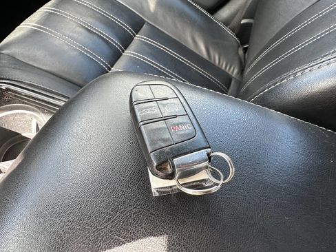 Used 2018 Chrysler 300 S image 23