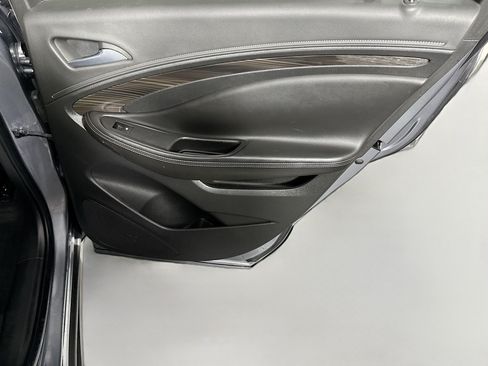 Used 2019 Buick Envision Essence FWD image 28