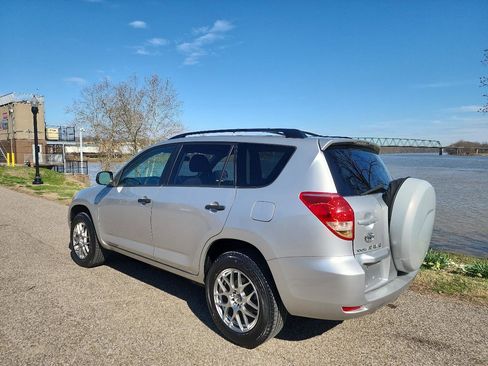 Used 2007 Toyota RAV4 Base I4 2WD image 3