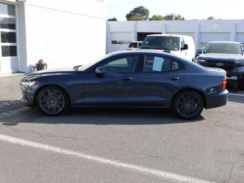 Used 2020 Volvo S60 T6 Momentum image 7