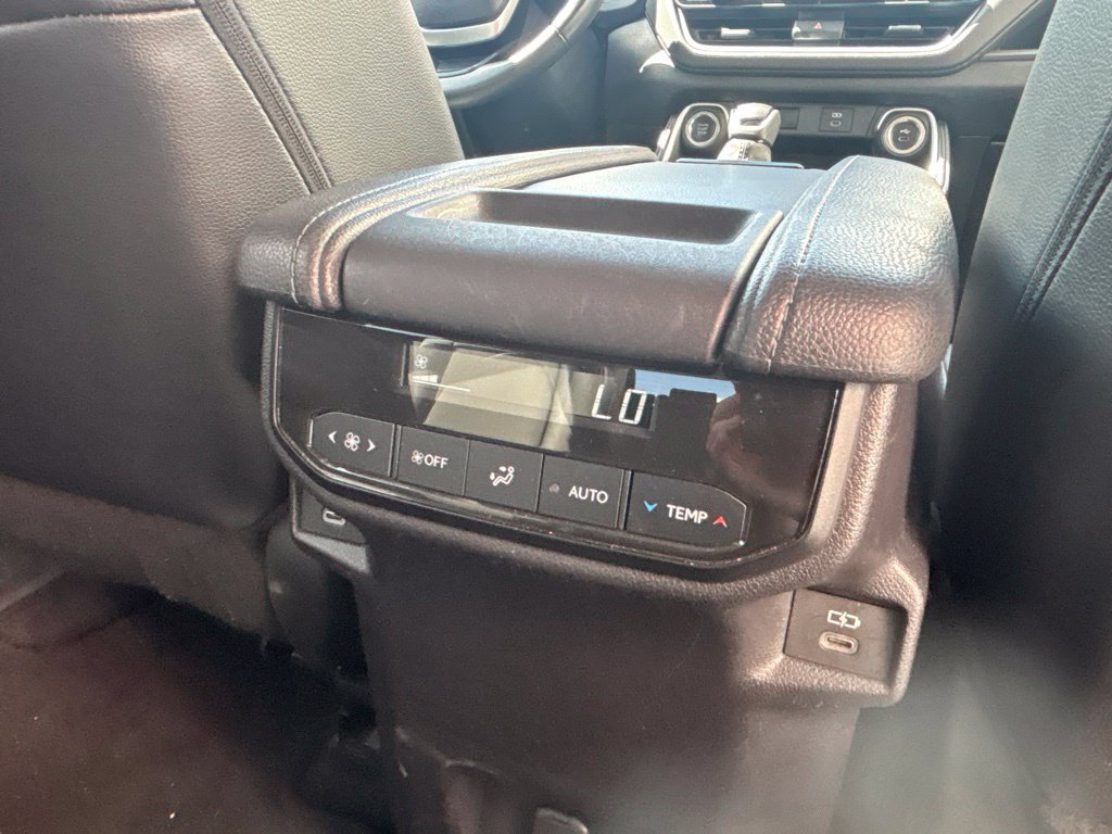 Used 2025 Toyota Grand Highlander FWD image 32