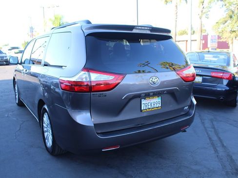 Used 2016 Toyota Sienna XLE FWD image 5